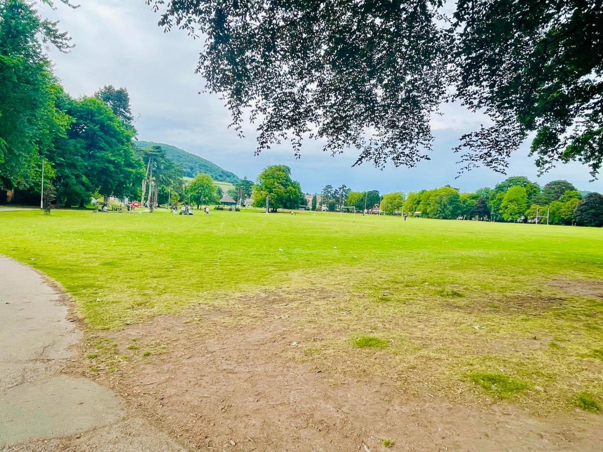 Tanglewood House Abergavenny With Private Parking Villa Buitenkant foto