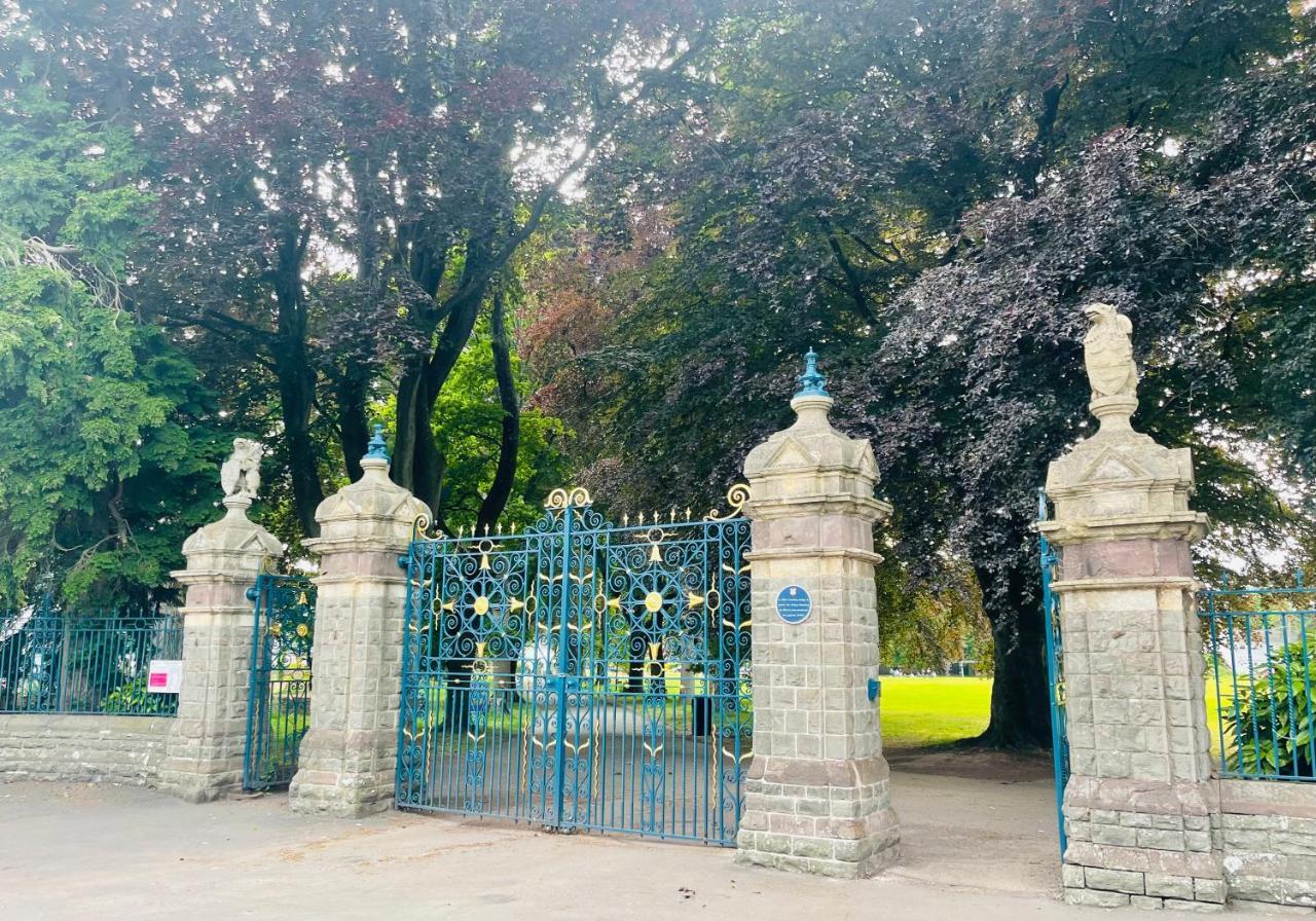 Tanglewood House Abergavenny With Private Parking Villa Buitenkant foto