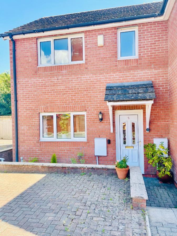 Tanglewood House Abergavenny With Private Parking Villa Buitenkant foto