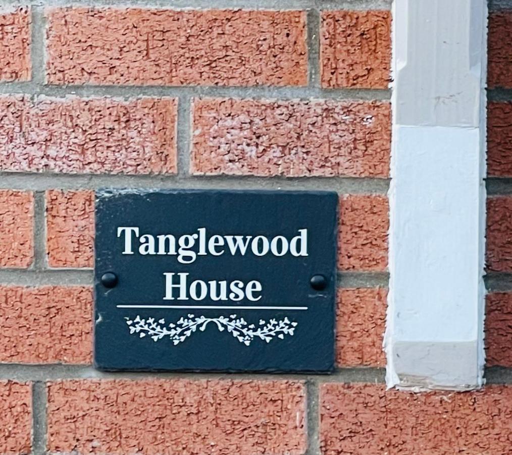 Tanglewood House Abergavenny With Private Parking Villa Buitenkant foto